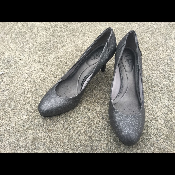 lifestride grey pumps